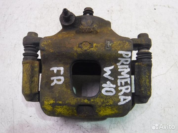 Суппорт передний правый Nissan Primera P10