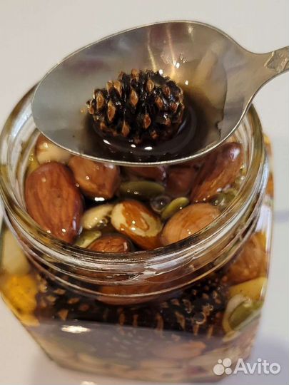 Микс орехи с медом и сосновыми шишками.Вкусно