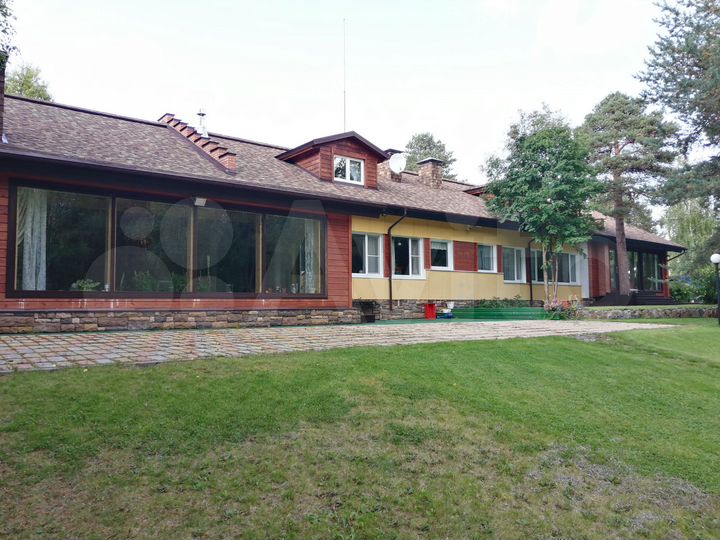 Дом 600 м² на участке 40 сот.