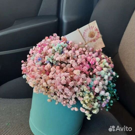 Гипсофил цветной в шляпной коробке