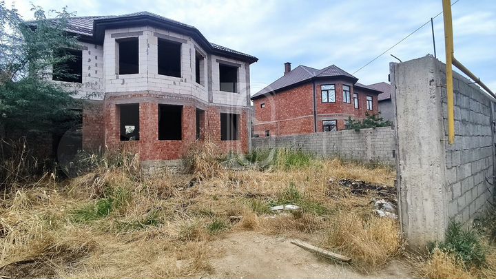 Дом 250 м² на участке 5 сот.