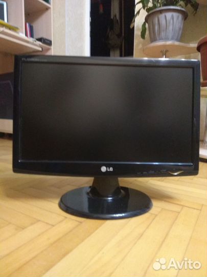Монитор LG flatron w 1943ss