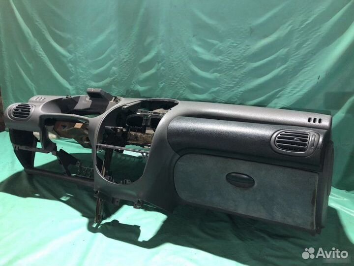 Торпедо Peugeot 206