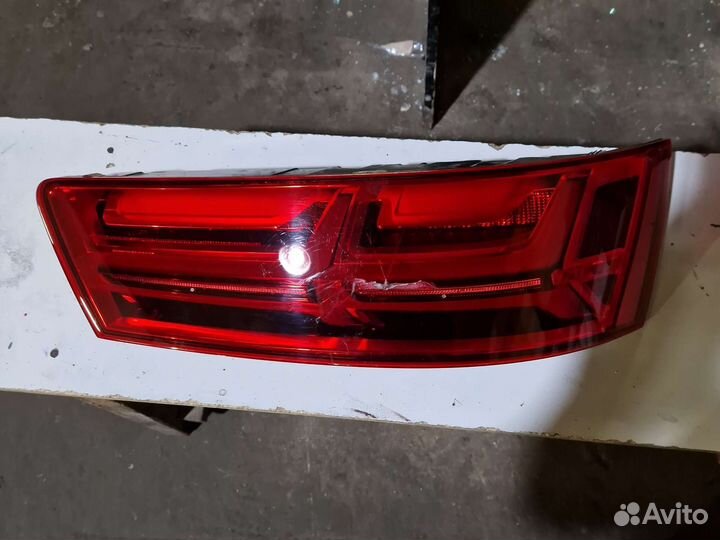 Задний правый фонарь audi q7 2015-2019
