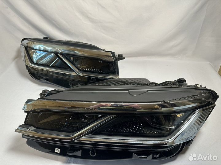 Фара правая, левая VW Touareg 3 Matrix 761941082