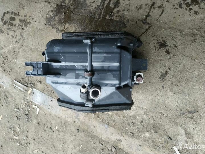 Корпус печки Nissan Armada