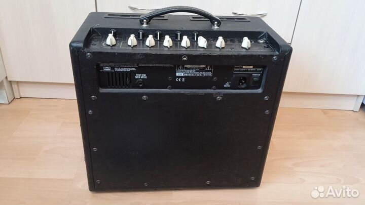 Ламповый гитарный комбоусилитель VOX VT40+ 60Вт