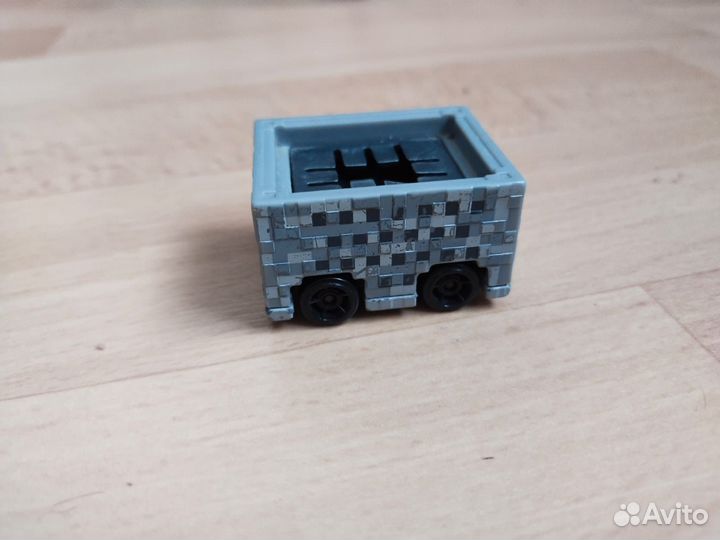 Hot wheels машинка