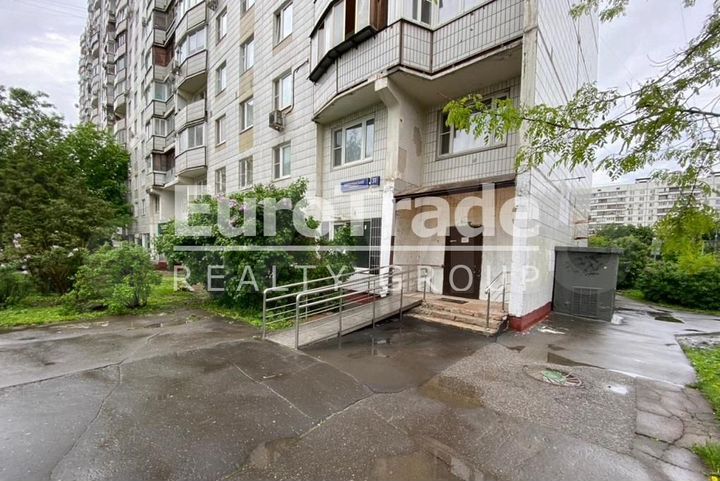 Сдам торговое помещение, 180 м²