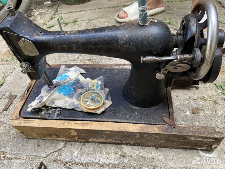 Швейная машина Singer