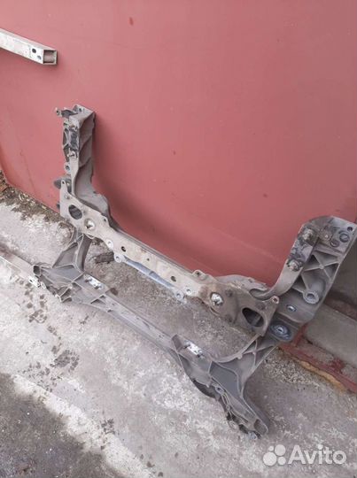 Передний подрамник Infiniti M Q70 Y51