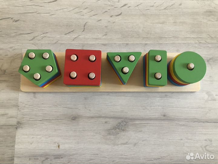 Развивающие игрушки. Сортер деревянный. Фигуры