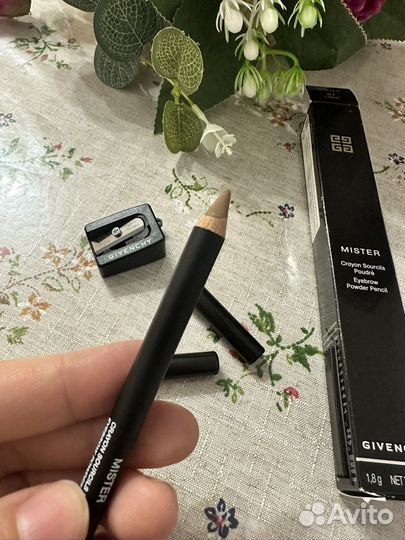 Givenchy карандаш для бровей
