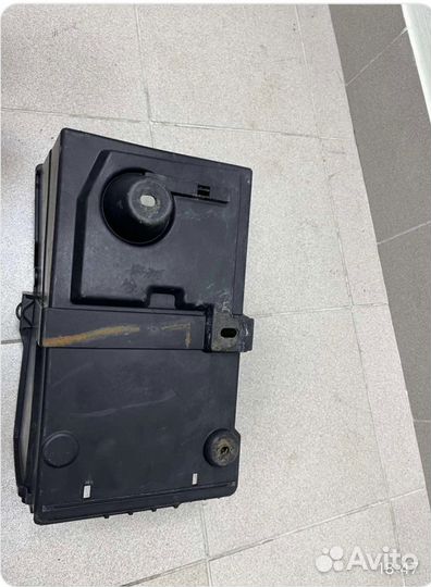 Площадка под аккумулятор ford focus 3