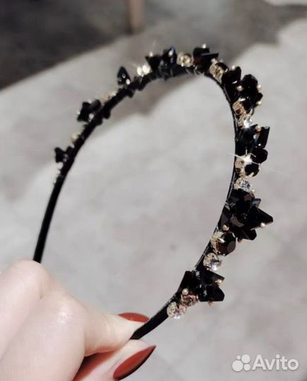 Ободок для волос со стразами