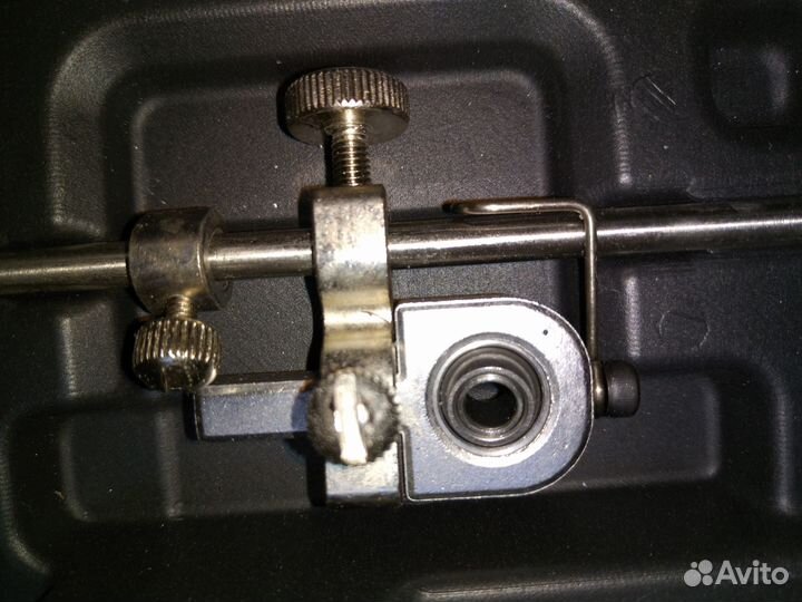 Переворотная точилка с улучшенным зажимом