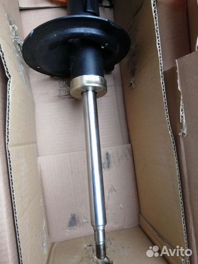 Передняя стойка амортизатора Toyota corolla