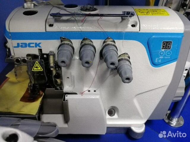 Оверлок Jack JK E4S-4 HM со столом