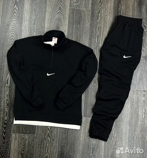 Спортивный костюм Nike