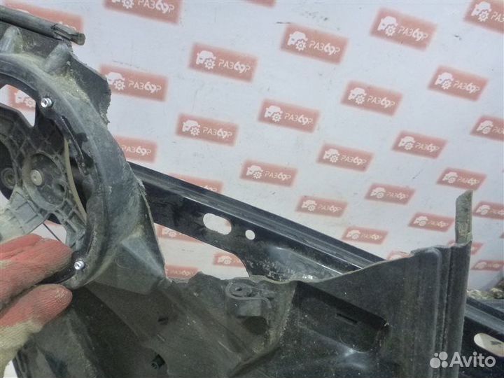 Стеклоподъемник передний правый Volkswagen Golf