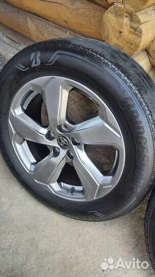 Колёса оригинал летние в сборе для toyota RAV4 R18