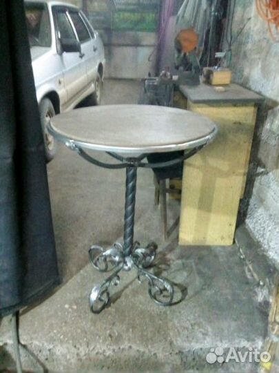 Ажурный столик