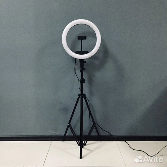 Кольцевая лампа со штативом