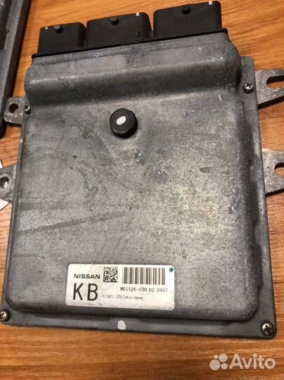 Блок управления двс MEC126-030 Ниссан Тиана