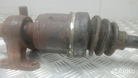 Привод передний правый honda civic 8 (YBE02N101)