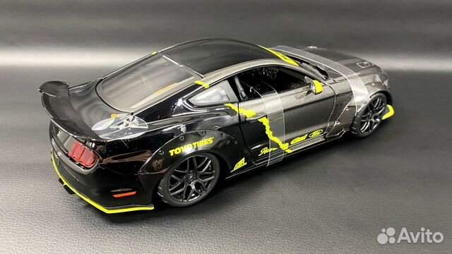 Ford Mustang GT 2015 Maisto масштаб 1/18