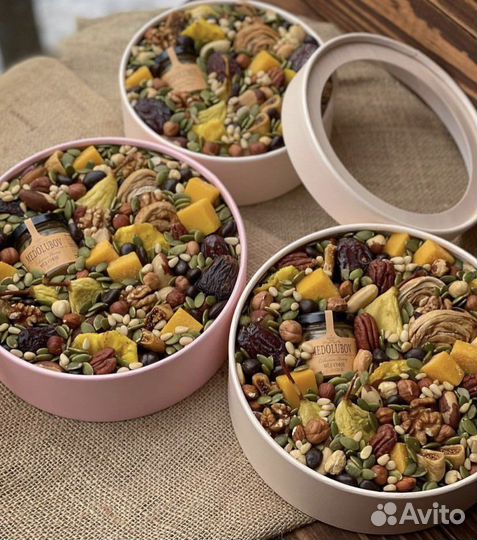 Орехи и сухофрукты подарки