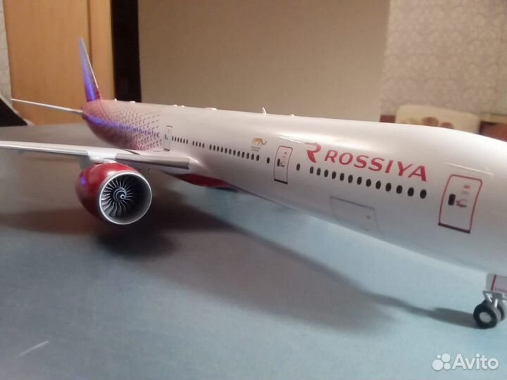 Модель самолета Россия Boeing 777-300