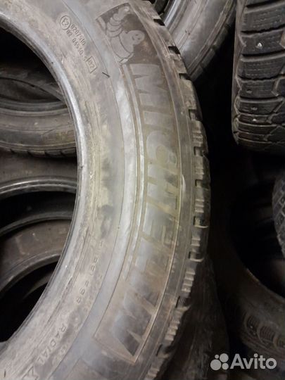 Michelin Latitude X-Ice 2 215/60 R16 33Q