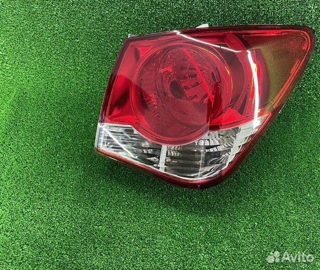 Фонарь правый Chevrolet Cruze седан