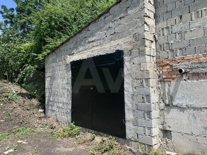 Гараж, > 30 м²