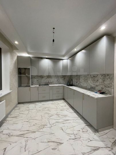 2-к. квартира, 62,3 м², 3/18 эт.