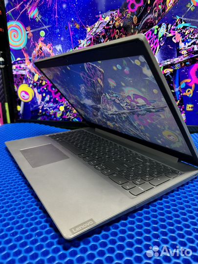 Ноутбук Lenovo