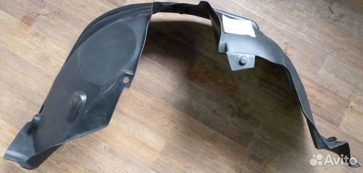 Подкрылок передний Renault Duster Nissan Terrano