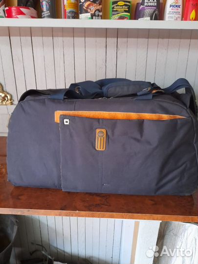 Профессиональная видеокамера