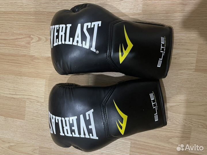 Боксерские перчатки everlast