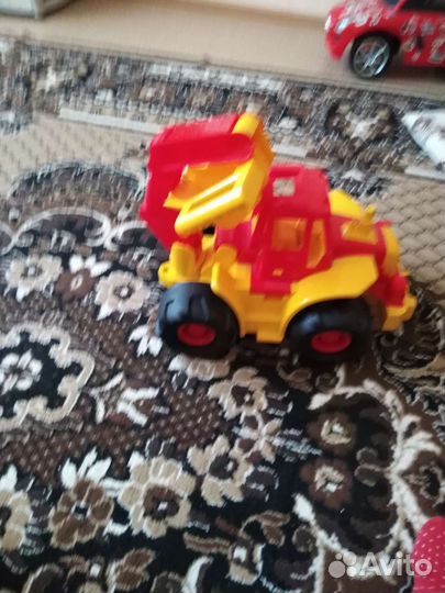 Экскаватор игрушка