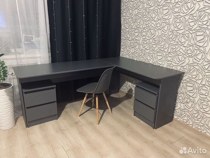 Угловой письменный стол