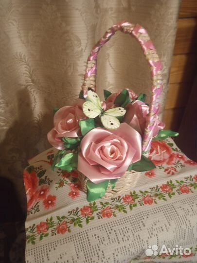 Цветы из атласных лент