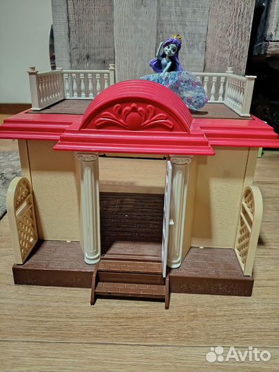 Кукольный домик
