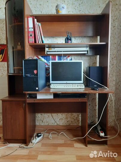 Компьютерный стол