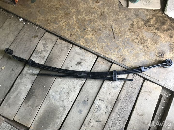 Рессоры задние Toyota Hilux с 2015