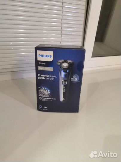 Электробритва Philips S5585/10