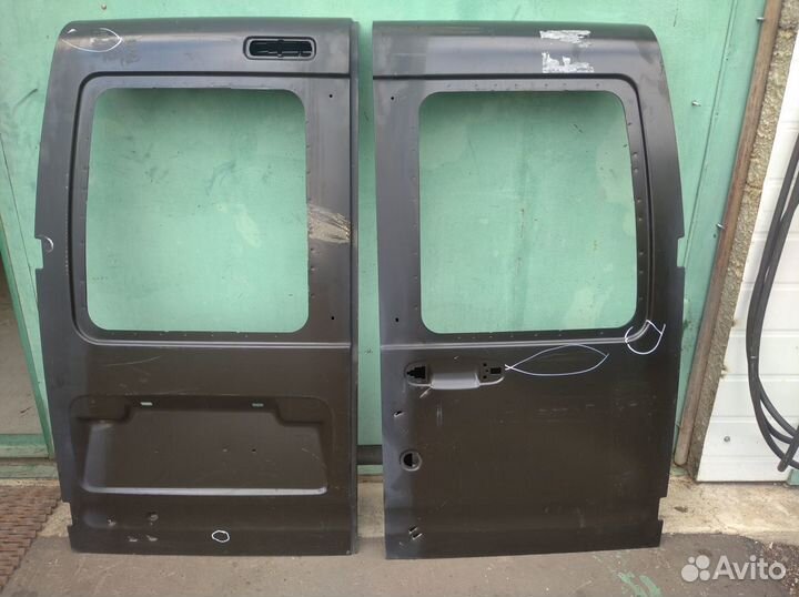 Дверь задняя правая Ford Connect