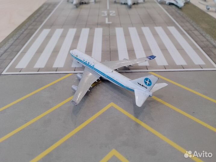 Самолёт Boeing 747 