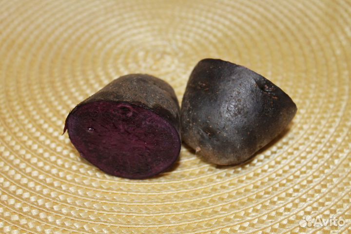 Картофель крупный с фиолетовой и красной мякотью